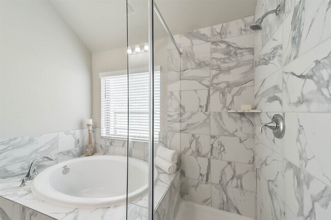 Building Photo - 4920 Arbor Crest Ln