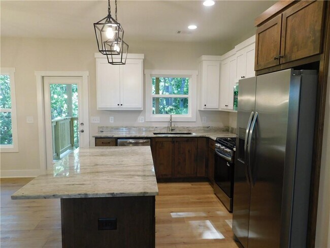 Building Photo - 340 Harmony Dr