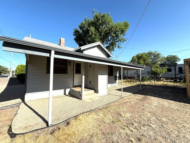 Building Photo - 2 bedroom home in Prescott!