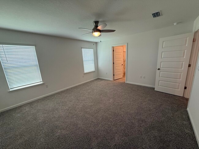Building Photo - 225 Gray Owl Dr