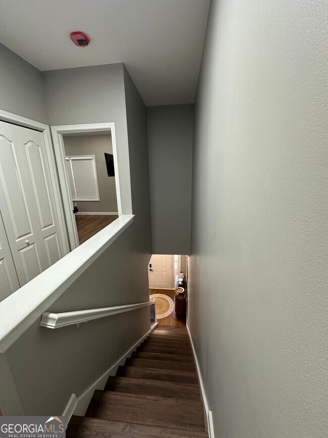 Building Photo - 2011 Appaloosa Mill Cir NE