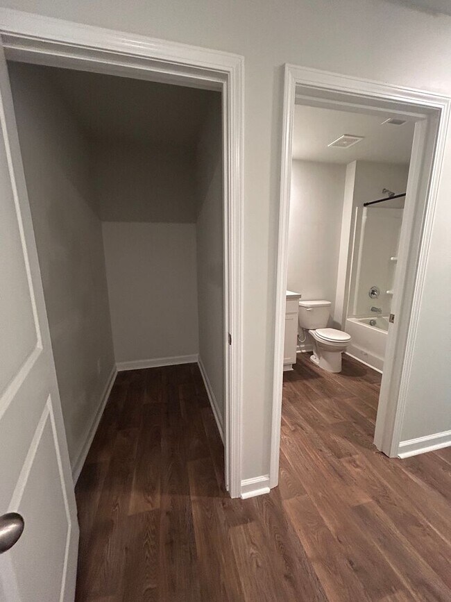 Building Photo - *Move in Special*  Spacious 3BR/2BA home in the Carnes area!