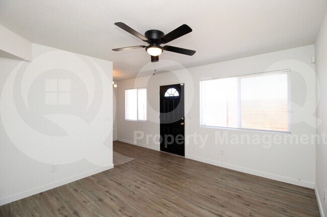 Building Photo - 745 W McMurray Blvd