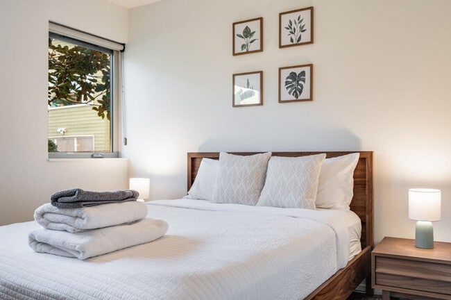 Building Photo - 2323 W Crockett St