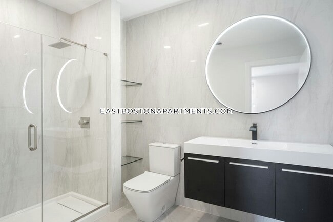 Building Photo - 194 Sumner St