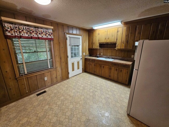 Building Photo - 1507 Brennen Rd