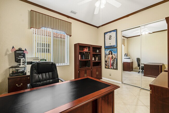 Building Photo - 4600 Mariners Cove Dr