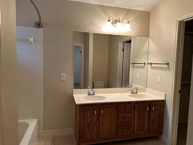 Building Photo - 706 Luke Ln