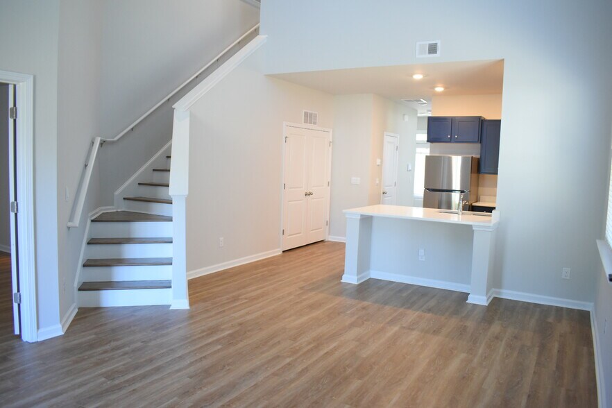 Building Photo - 1070 Clapboard Ln