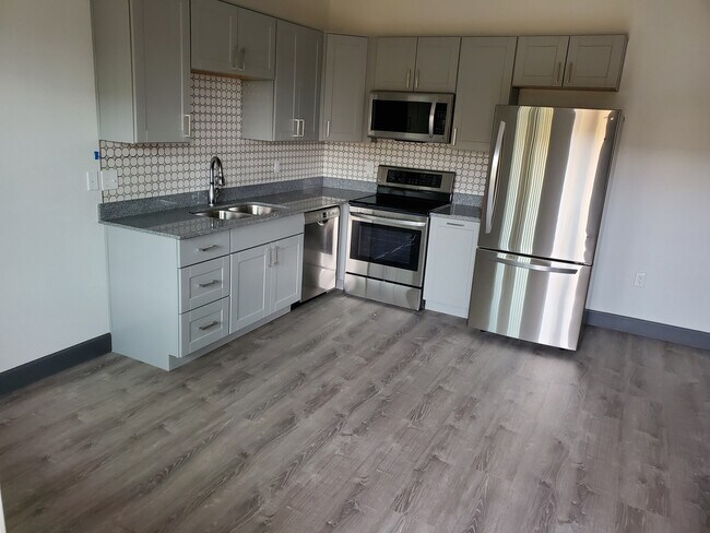 Building Photo - 521 E Mission Ln