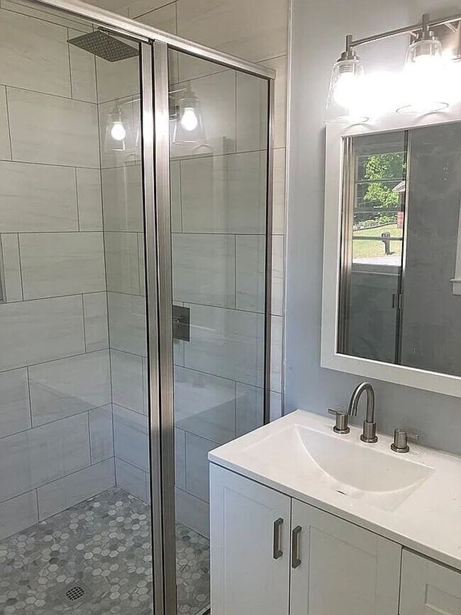 Building Photo - Peaceful home in Forest Acres!