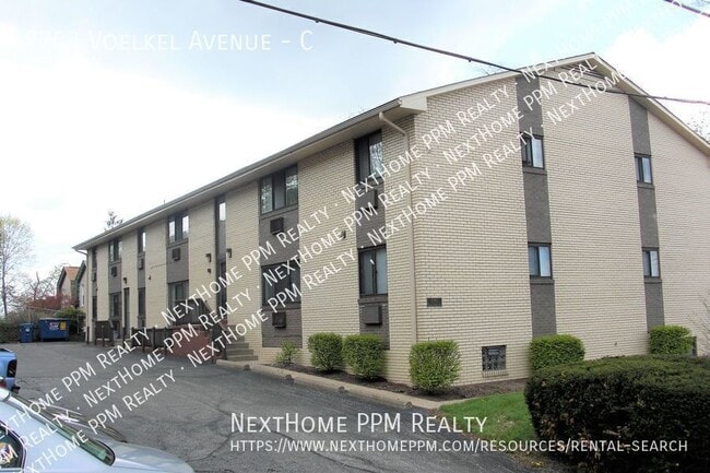 Building Photo - 2703 Voelkel Ave