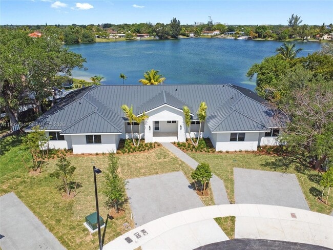 Building Photo - 4732 SW 87th Ct