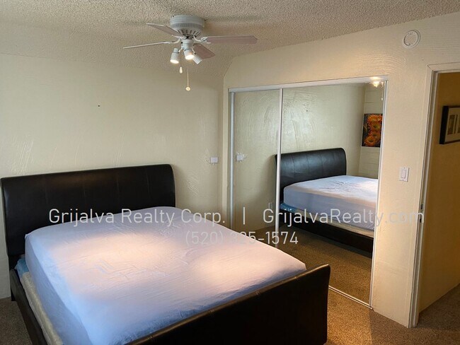 Building Photo - AVAILABLE JUNE - Furnished 2 Bedroom Condo with Community Pool Close to the UofA! (Speedway/Euclid)