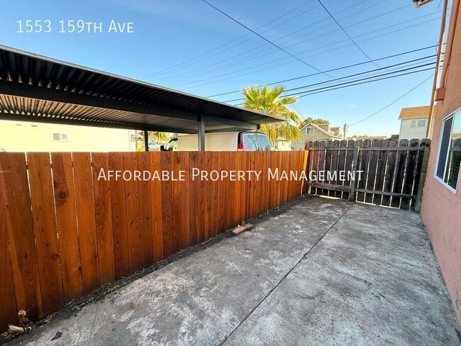 Building Photo - 1553 159th Ave