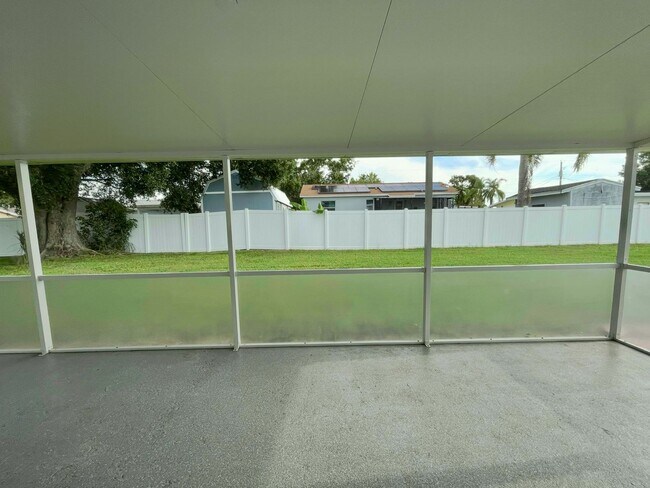 Building Photo - Adorable Apollo Beach Home for Rent   Brin...