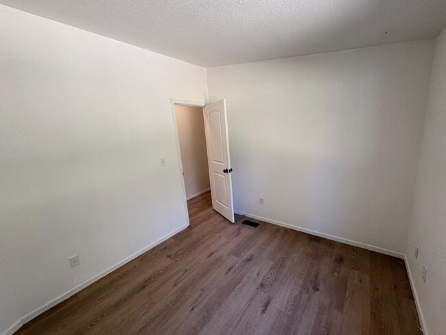 Building Photo - 399 Senger Rd