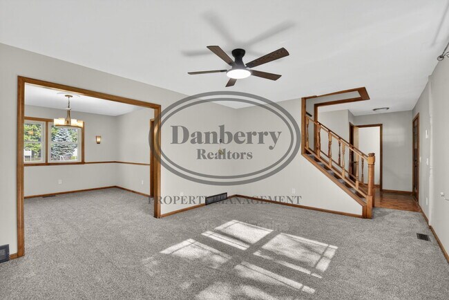 Building Photo - 3018 Gleneagle Dr
