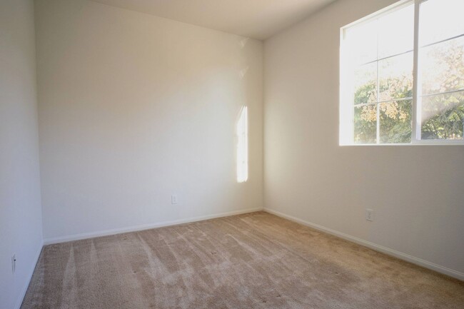 Building Photo - 3 bedroom Townhome in Otay Ranch