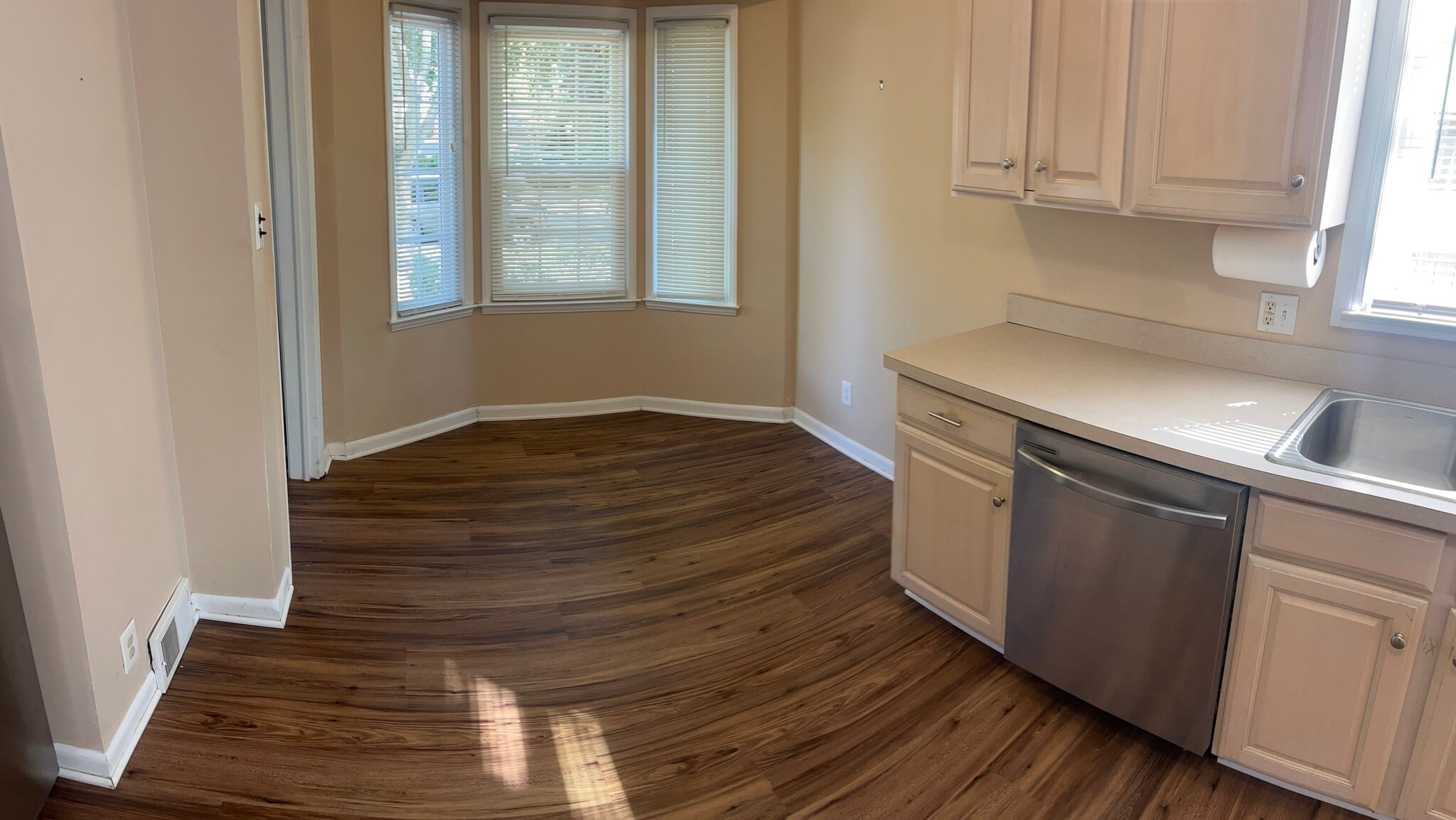 Building Photo - 1709 W Farnum Ave