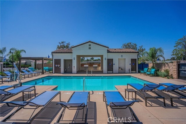 Building Photo - 2317 W Broadway