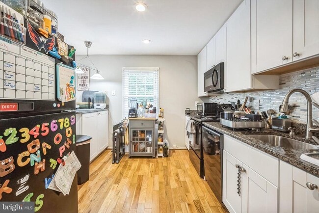 Building Photo - 7701 Durer Ct