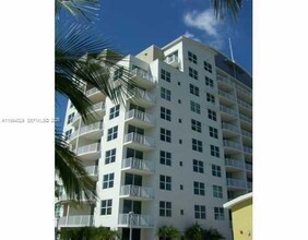 Building Photo - 3180 SW 22nd Terrace