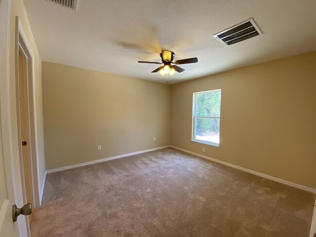 Building Photo - COMING SOON.  NOT AVAILABLE TO SHOW UNTIL MID MAY*** Marion Oaks - Welcome Home