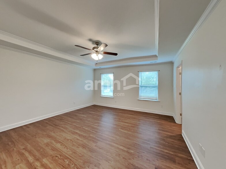 Building Photo - 136 Hamilton Park Dr