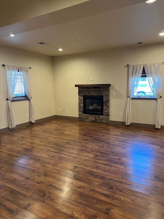 Main floor living area - 113 Oak St