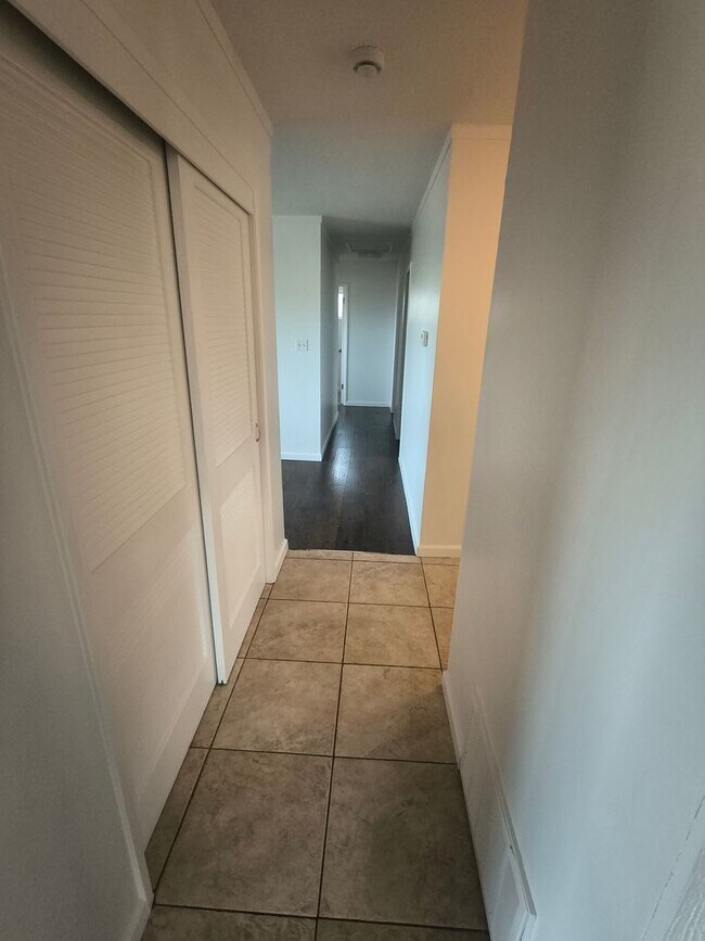 Building Photo - 3BED/2BATH Single Family Home Located in Desirable San Pablo, Ca. With Beautiful Ocean Front View!!