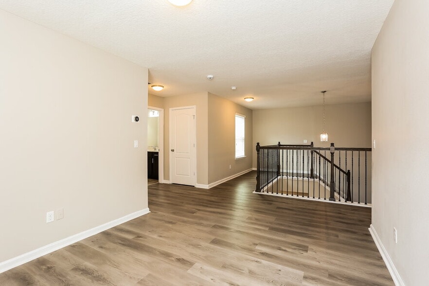 Building Photo - 646 Drysdale Dr