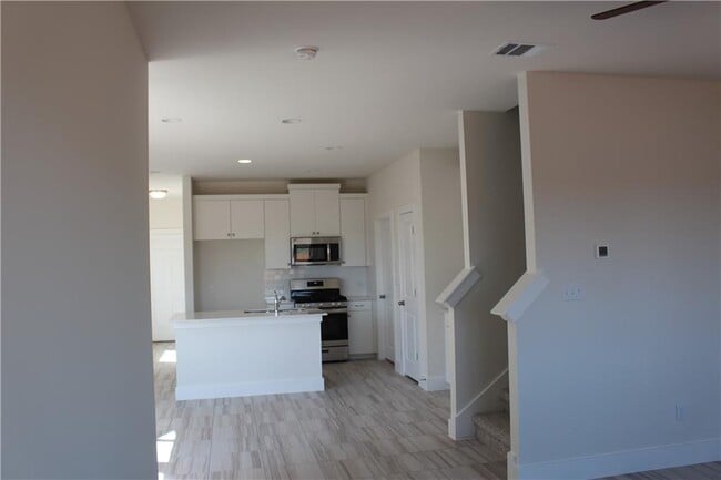 Building Photo - 508 White Steppe Way