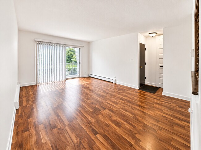 Building Photo - 5733 W 103rd St