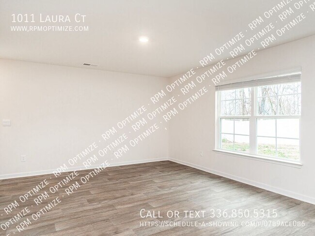 Building Photo - 1011 Laura Ct