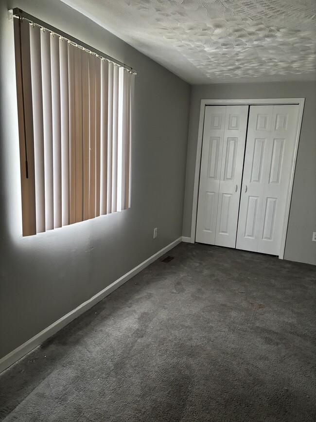 Building Photo - 19639 Moross Rd