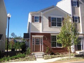 Building Photo - 229 Riverstone Commons Cir