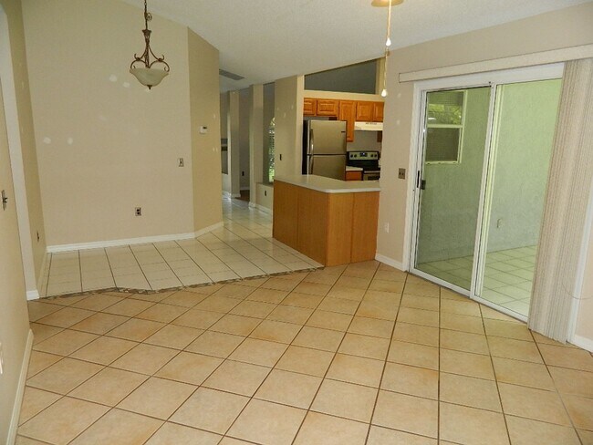Building Photo - 317 Silver Pine Dr