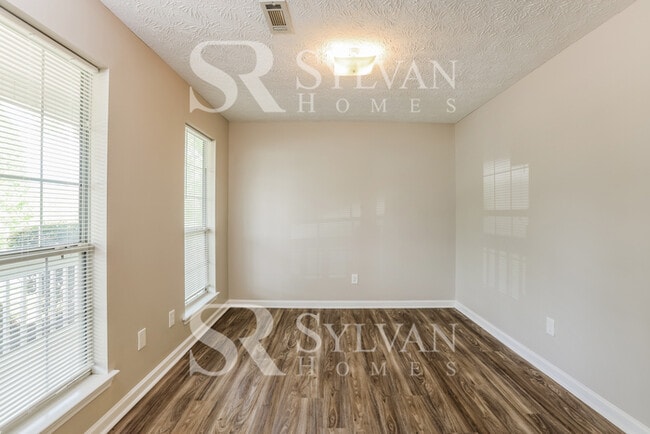 Building Photo - At Last, This Is What You Have Been Searching For!