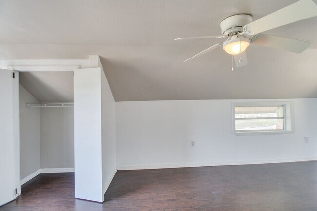 Building Photo - 8875 Lake Florence Blvd