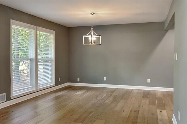 Building Photo - 3832 Meadow Ln