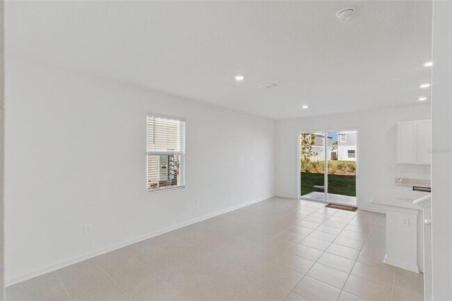 Building Photo - 2653 Skyline Lp