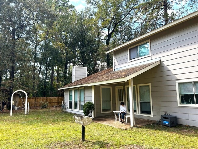 Building Photo - 3123 Village Woods Dr