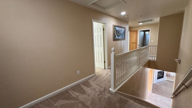 Building Photo - PENDING!