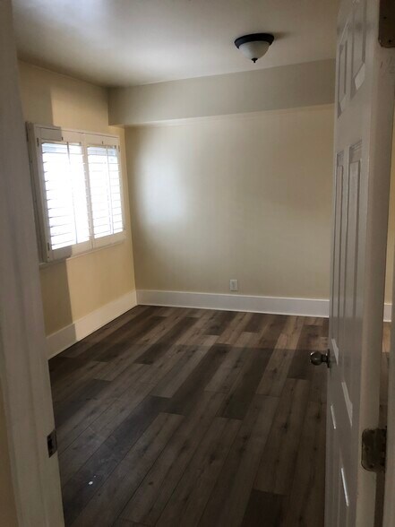 Building Photo - 257 Parke St