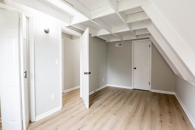 Building Photo - 90 Park St