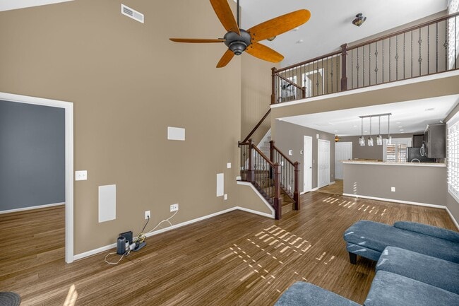 Building Photo - 3 Bedroom, 2 1/2 Bathroom End Unit Townhome in Greensboro