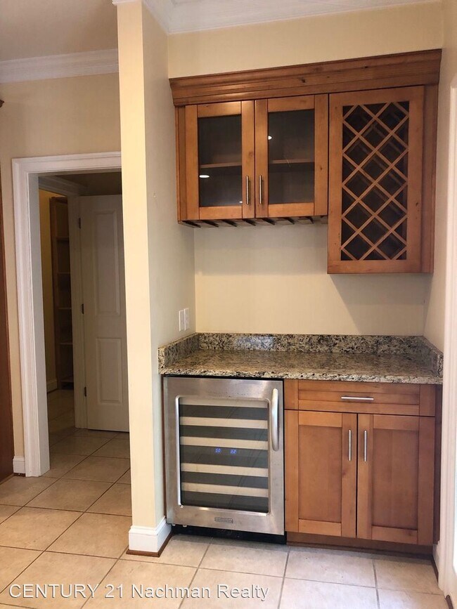 Building Photo - 5 br, 4.5 bath House - 116 Manhoac Run