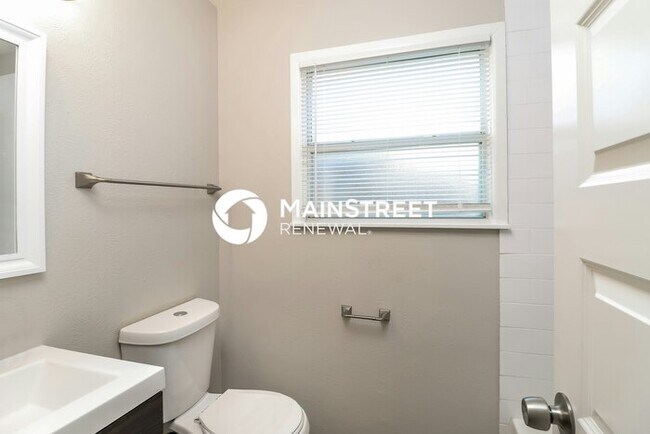 Building Photo - 3 Bedroom Pet-Friendly Home in Fort Worth, TX with Main Street Renewal