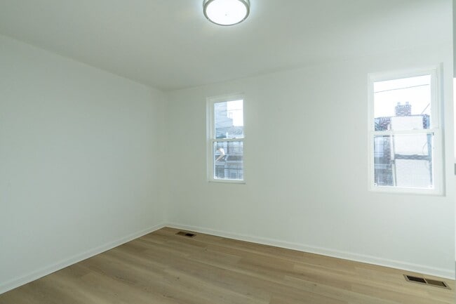 Building Photo - Newly rehabbed and Passed PHA Inspection too